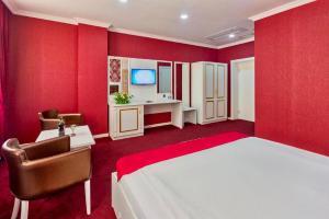 mensen hotel baku