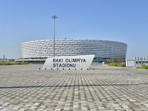 mensen hotel baku