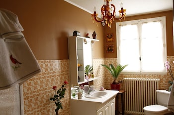 la petite maison pres de leglise