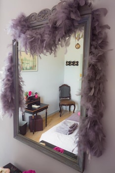 la petite maison pres de leglise