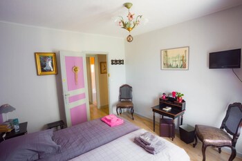 la petite maison pres de leglise