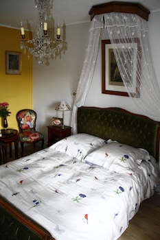 la petite maison pres de leglise