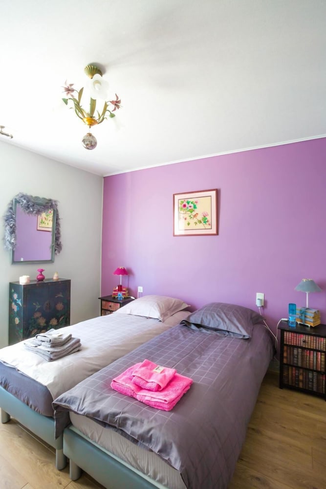 la petite maison pres de leglise