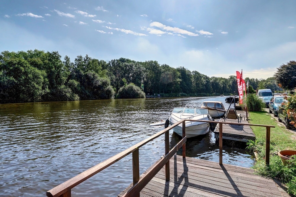 amsterdam lake hotel