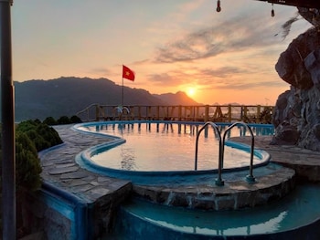 cat ba mountain view