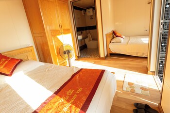 cat ba mountain view