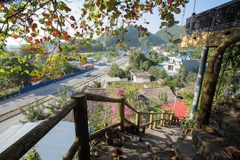 cat ba mountain view