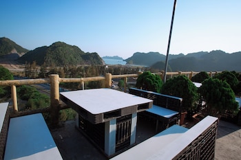 cat ba mountain view