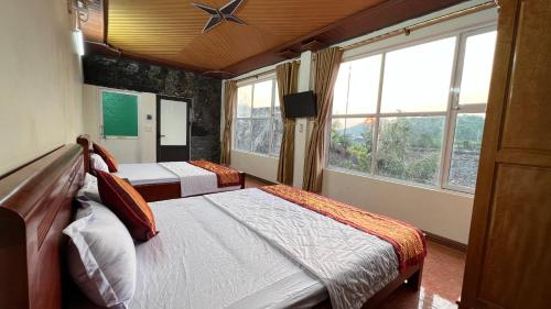 cat ba mountain view