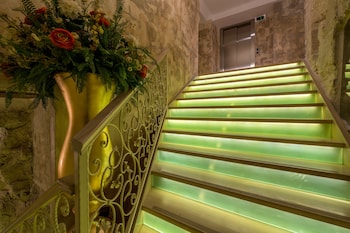 Plaza Marchi Old Town - Quaint & Elegant Hotels,Podstrana>>Hvar,4 star