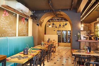 Plaza Marchi Old Town - Quaint & Elegant Hotels,Podstrana>>Hvar,4 star