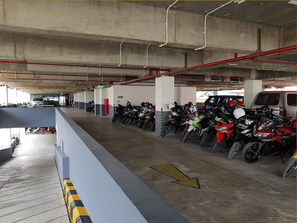 ibis pontianak city center