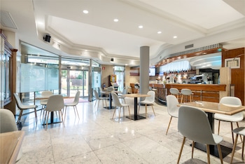 hospedium hotel blu loiu
