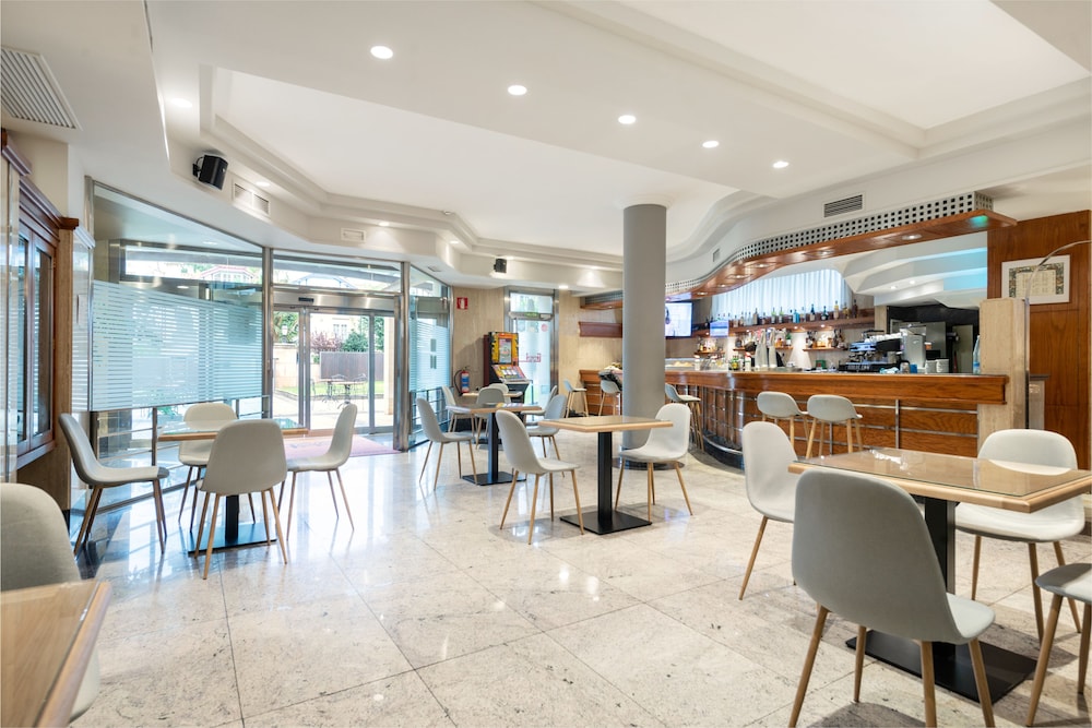 hospedium hotel blu loiu