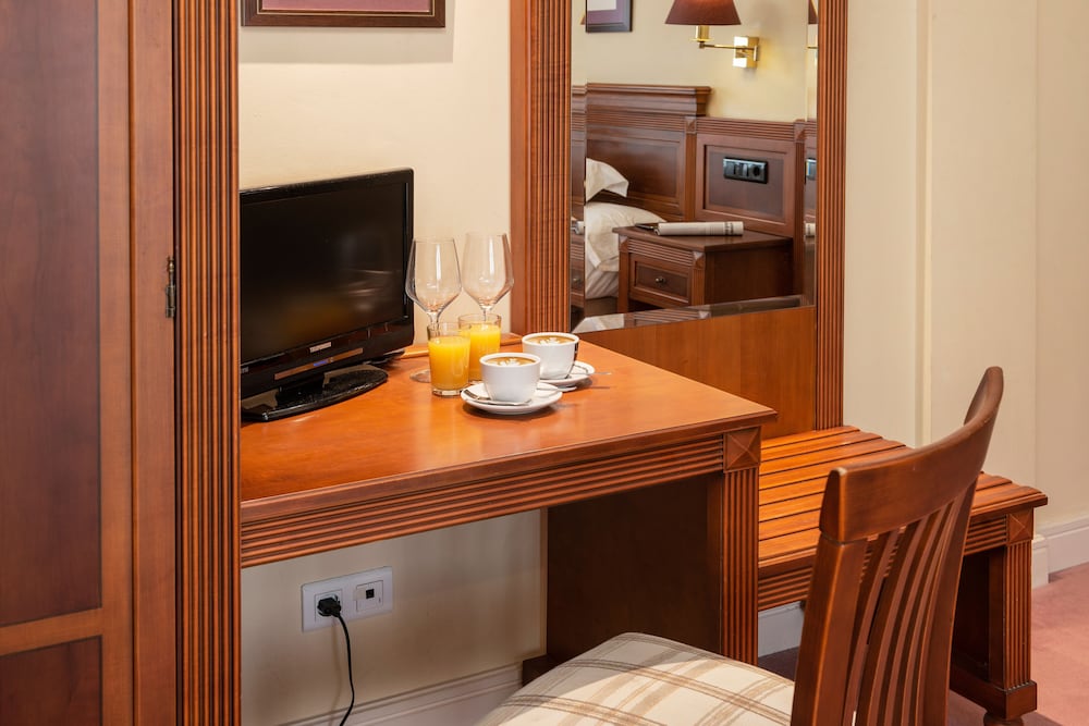 hospedium hotel blu loiu