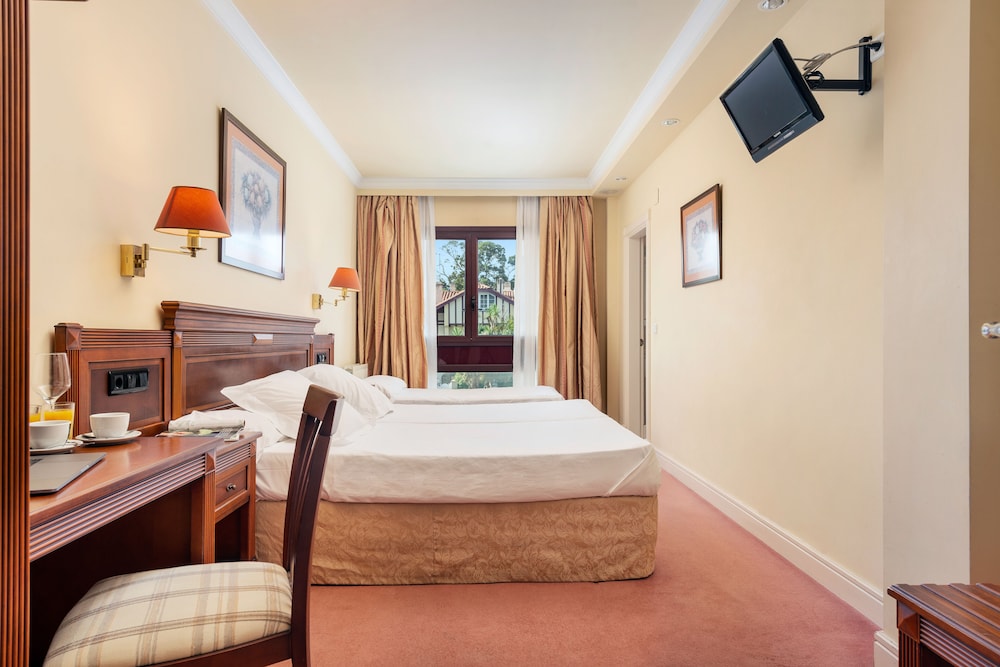 hospedium hotel blu loiu