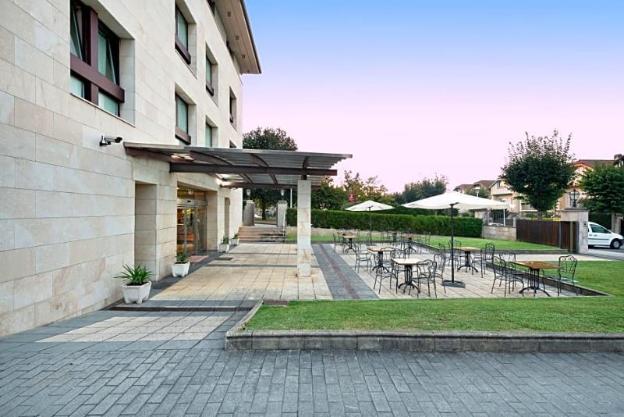 hospedium hotel blu loiu