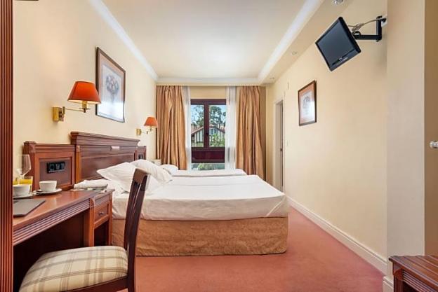 hospedium hotel blu loiu