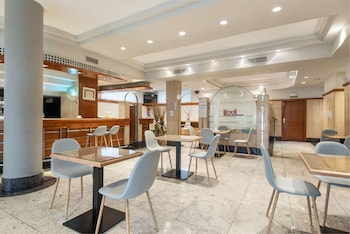 hospedium hotel blu loiu