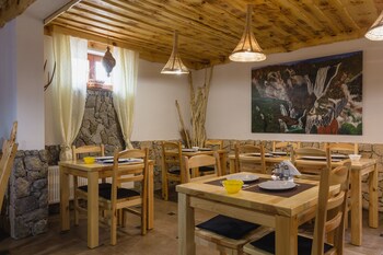 rustic lodge plitvice