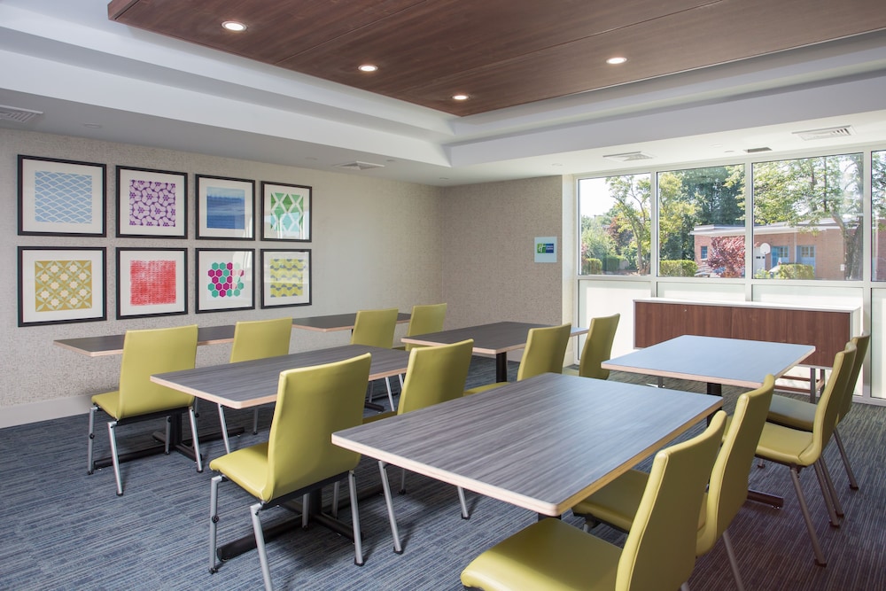 holiday inn express chelmsford an ihg hotel