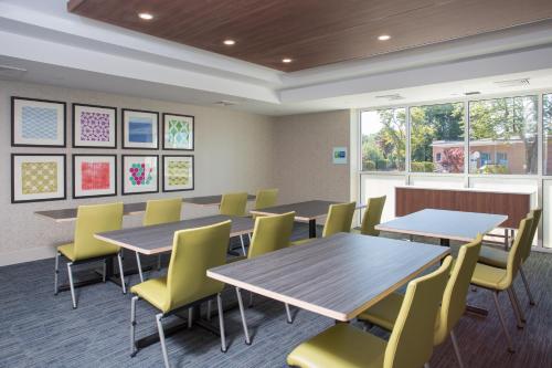 holiday inn express chelmsford an ihg hotel