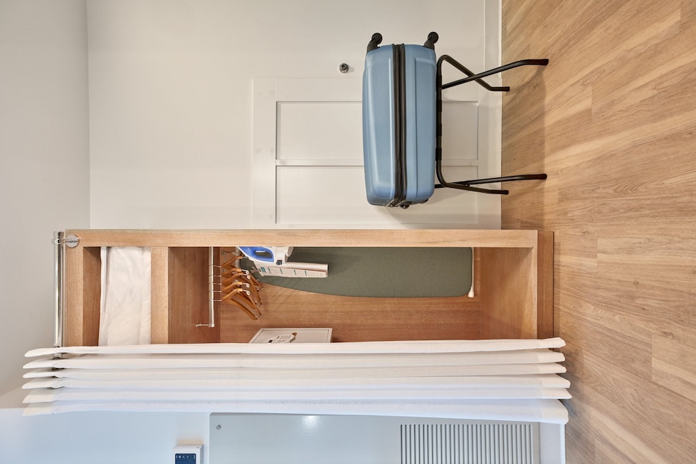 universals endless summer resort surfside inn and suites