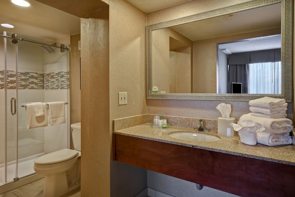 holiday inn cincinnati riverfront by ihg