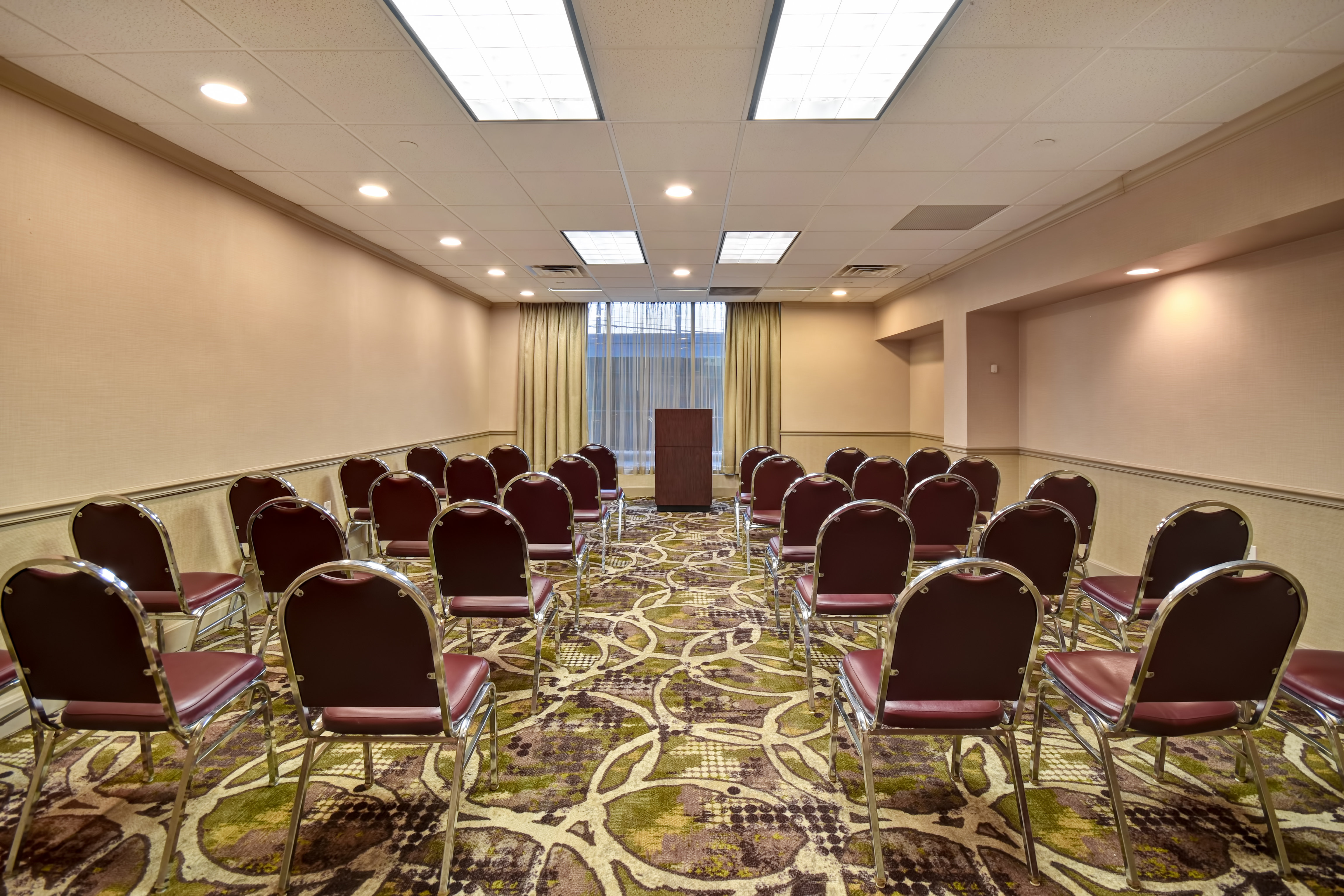 holiday inn cincinnati riverfront by ihg