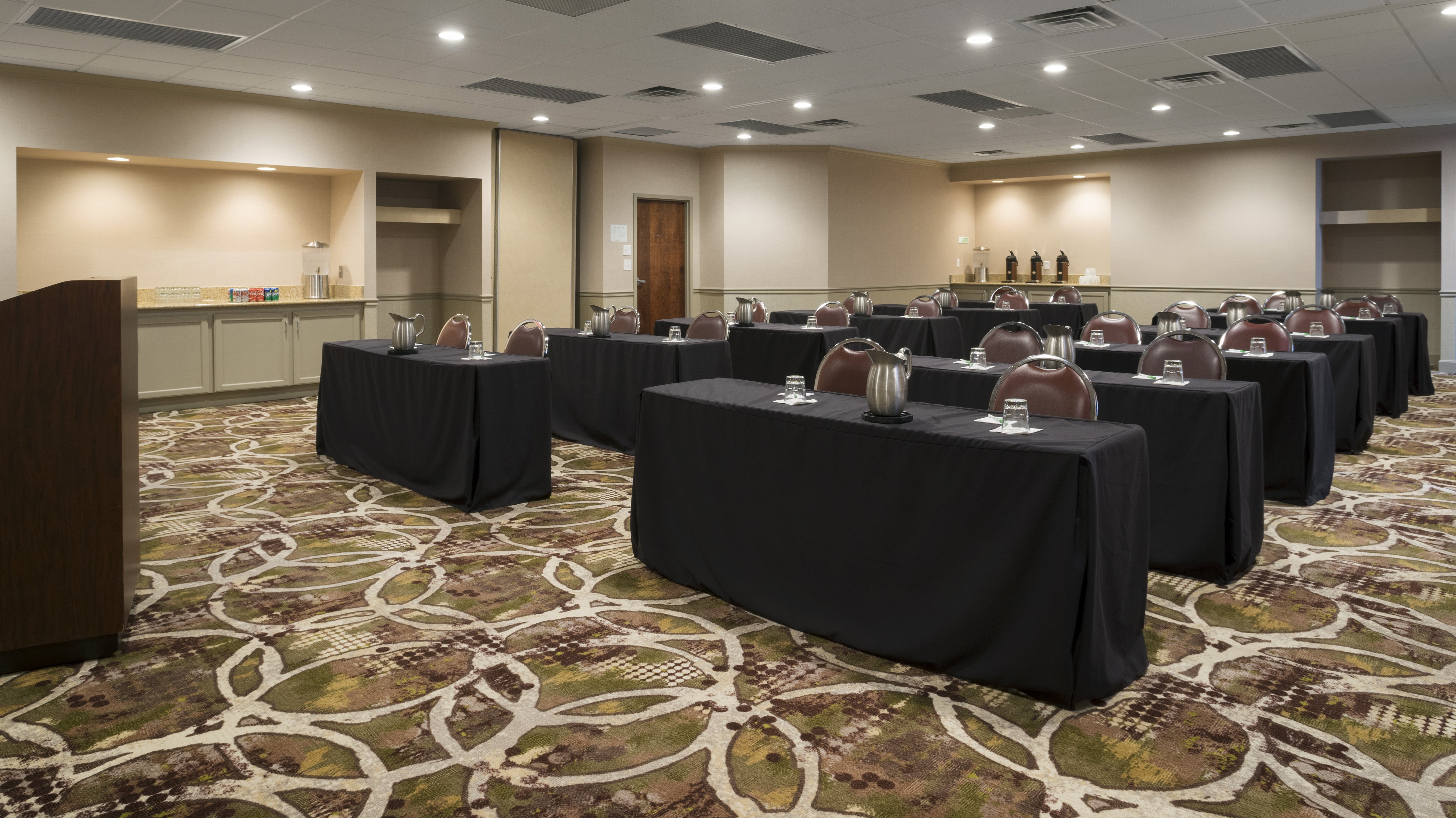 holiday inn cincinnati riverfront by ihg