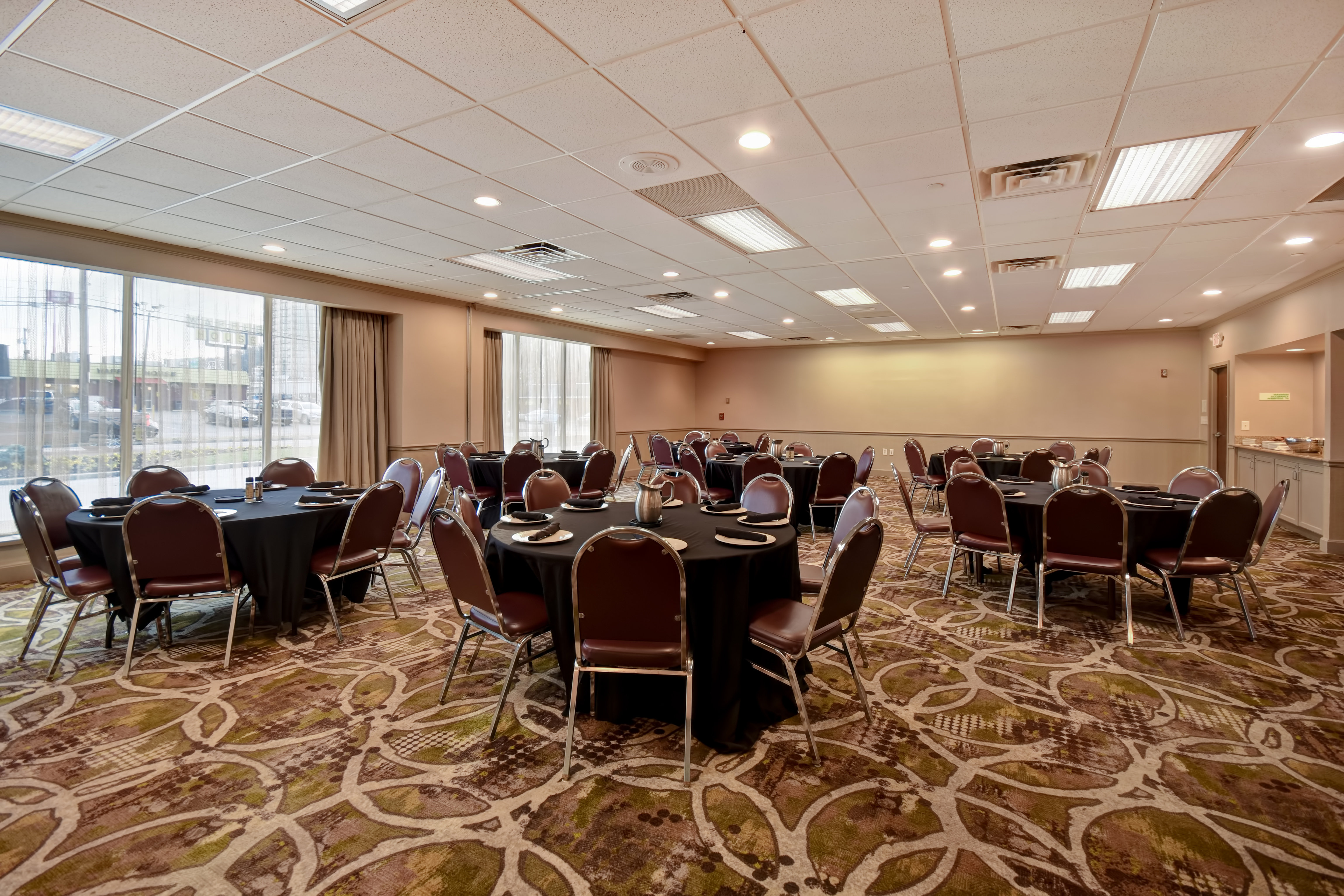holiday inn cincinnati riverfront by ihg