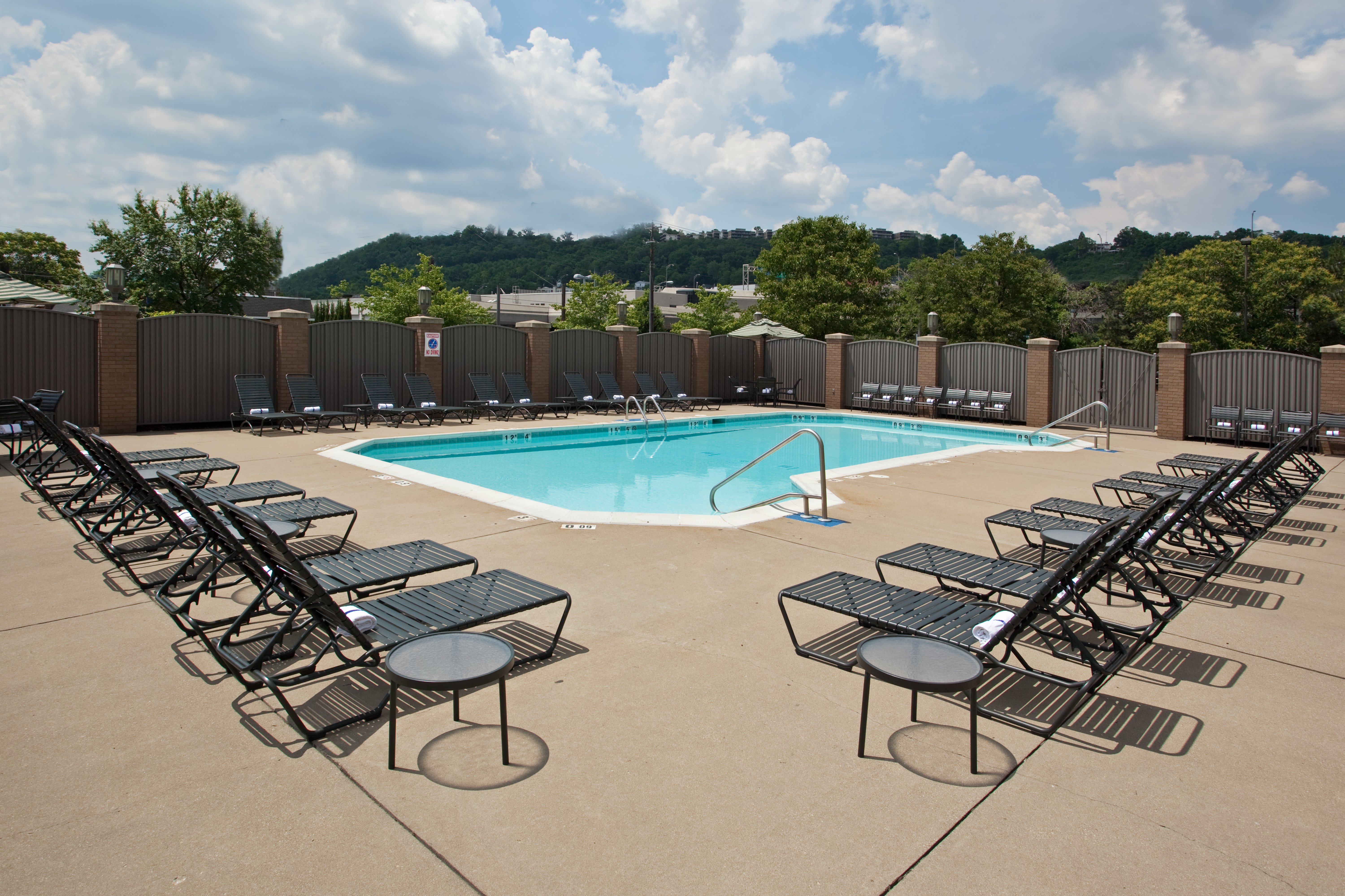 holiday inn cincinnati riverfront by ihg