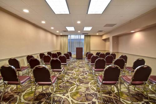 holiday inn cincinnati riverfront by ihg