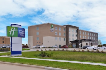 holiday inn express and suites marshalltown an ihg hotel