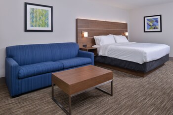 holiday inn express and suites marshalltown an ihg hotel