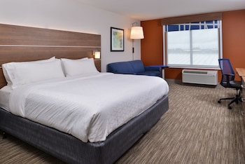 holiday inn express and suites marshalltown an ihg hotel