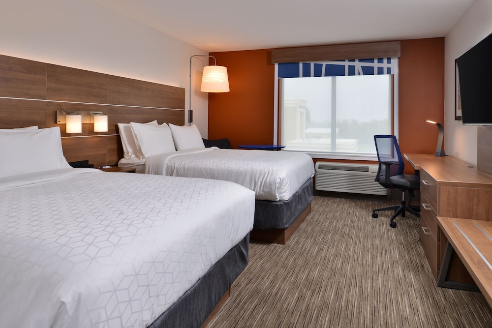holiday inn express and suites marshalltown an ihg hotel