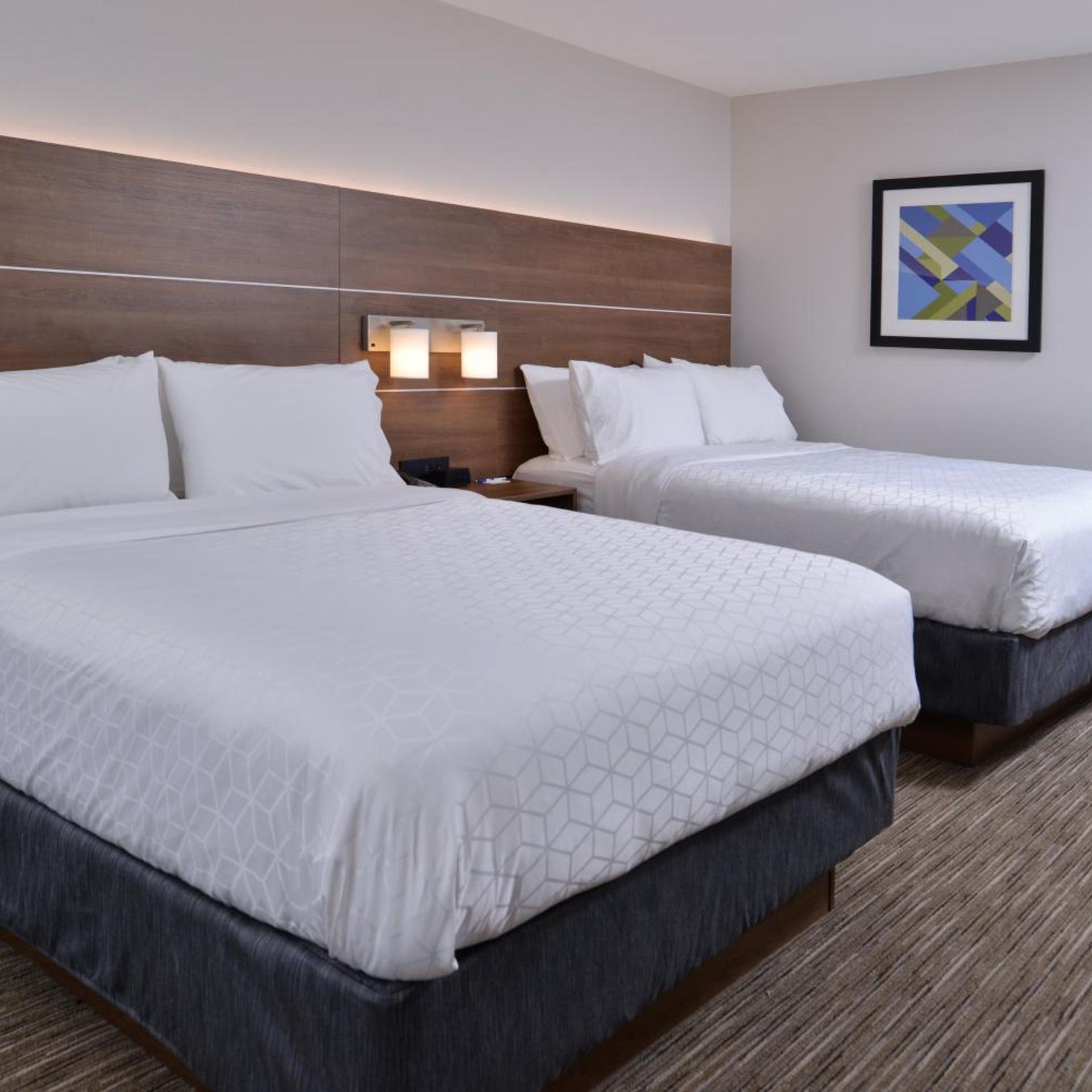 holiday inn express and suites marshalltown an ihg hotel