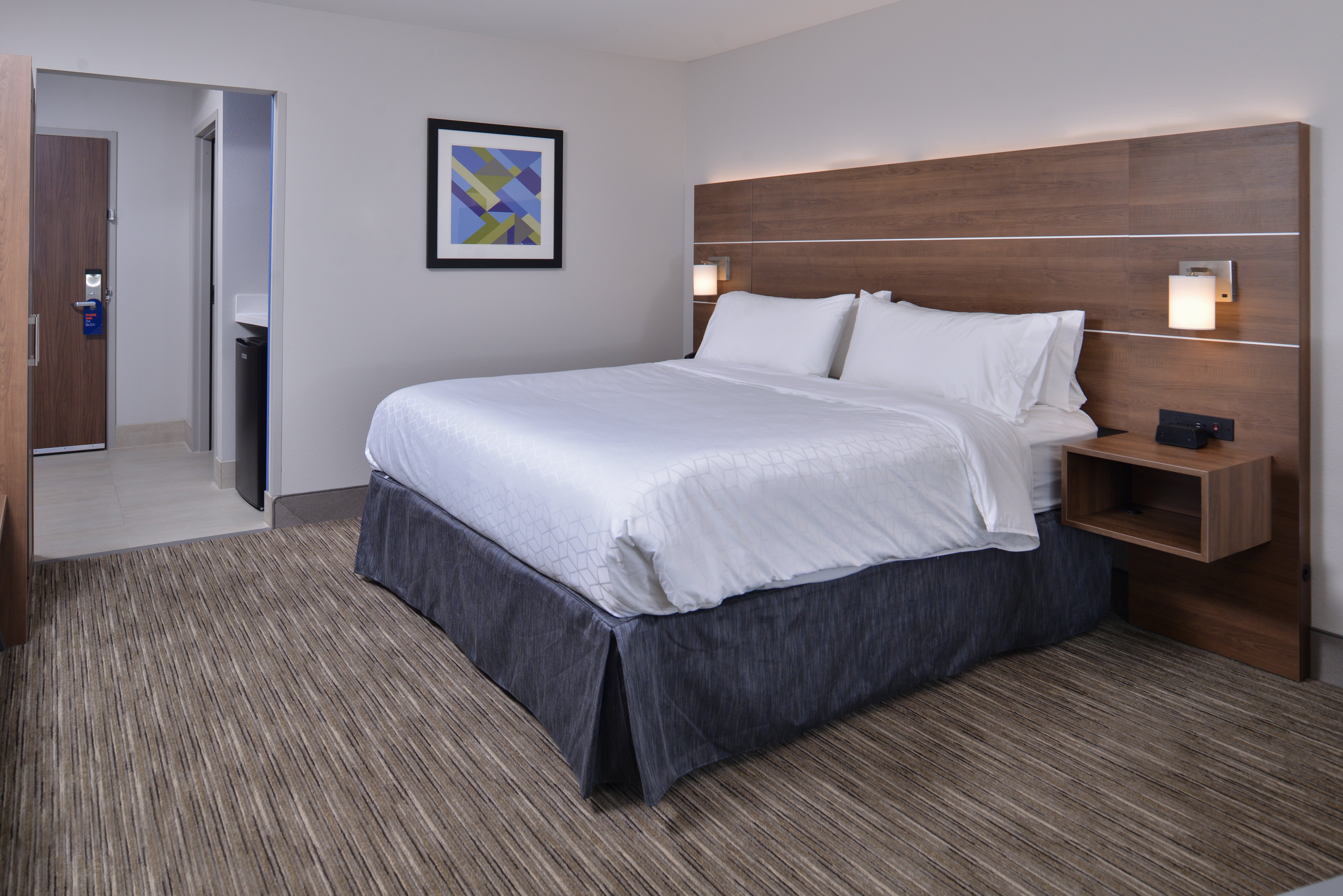 holiday inn express and suites marshalltown an ihg hotel