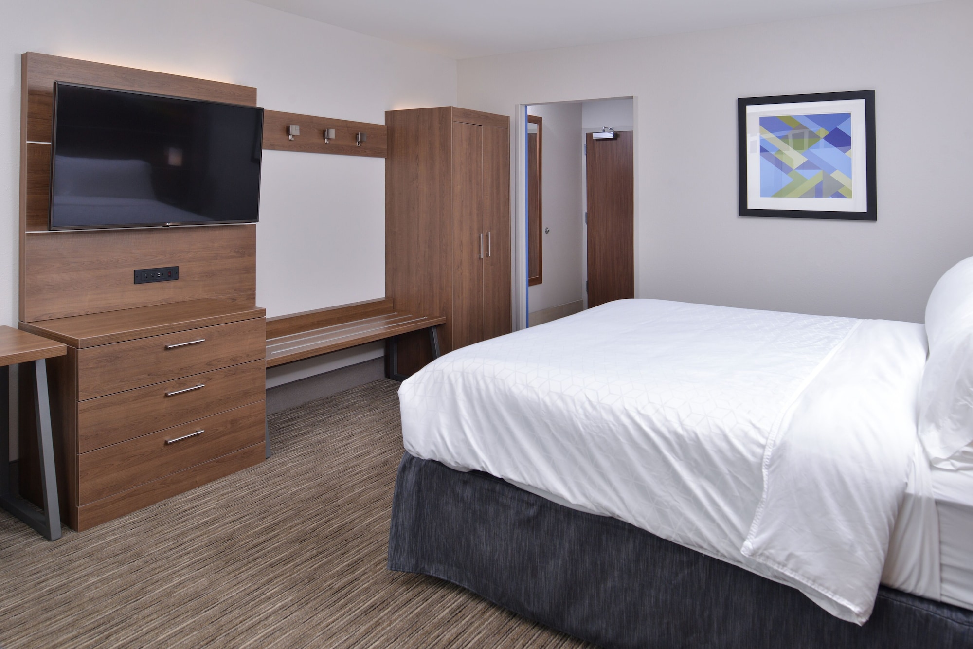 holiday inn express and suites marshalltown an ihg hotel