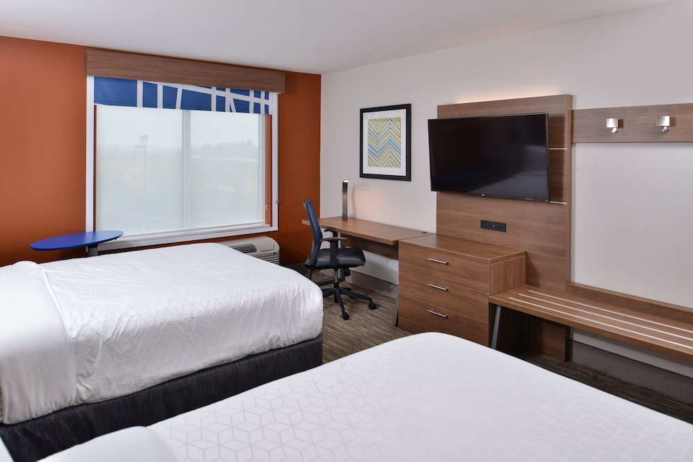holiday inn express and suites marshalltown an ihg hotel