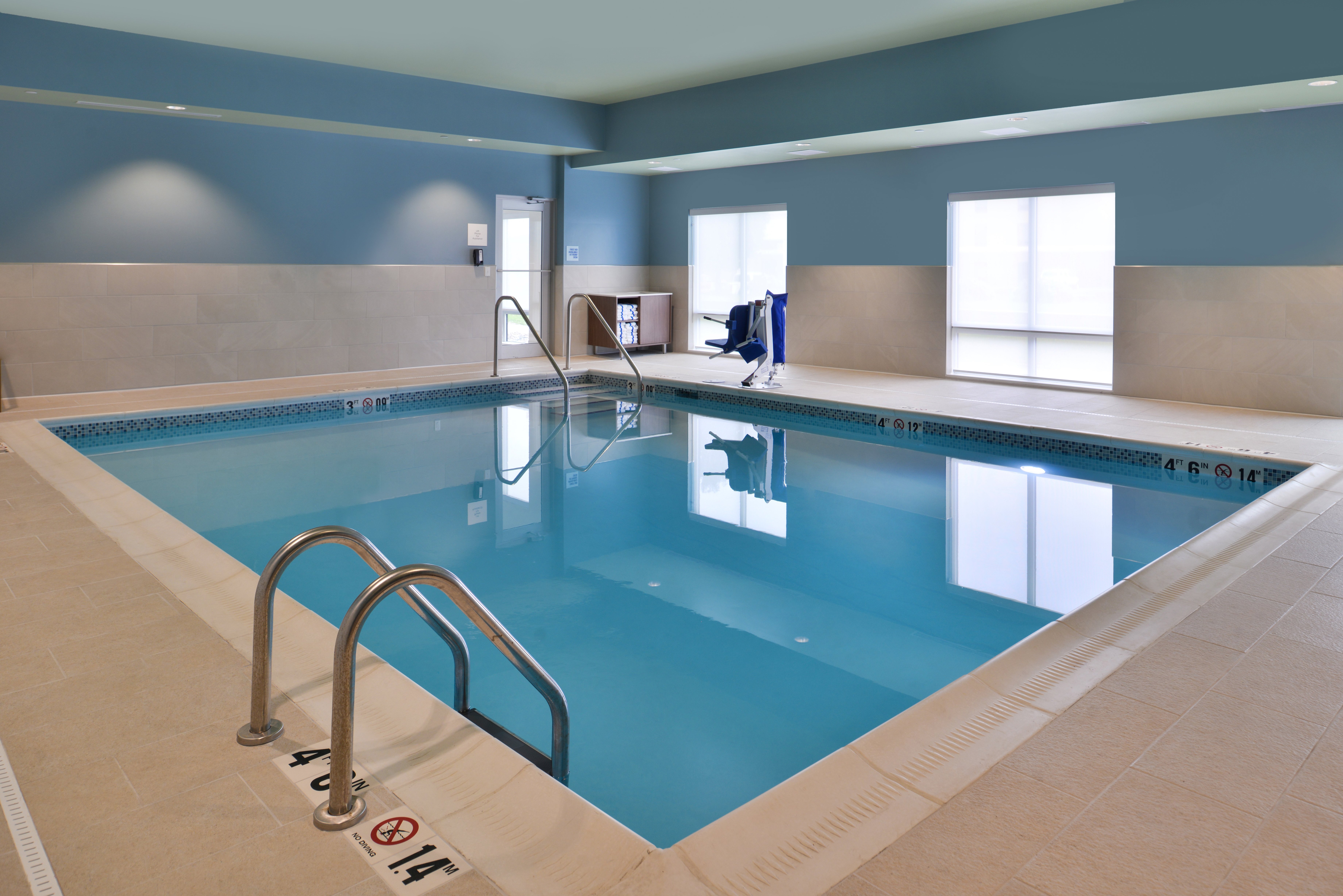holiday inn express and suites marshalltown an ihg hotel