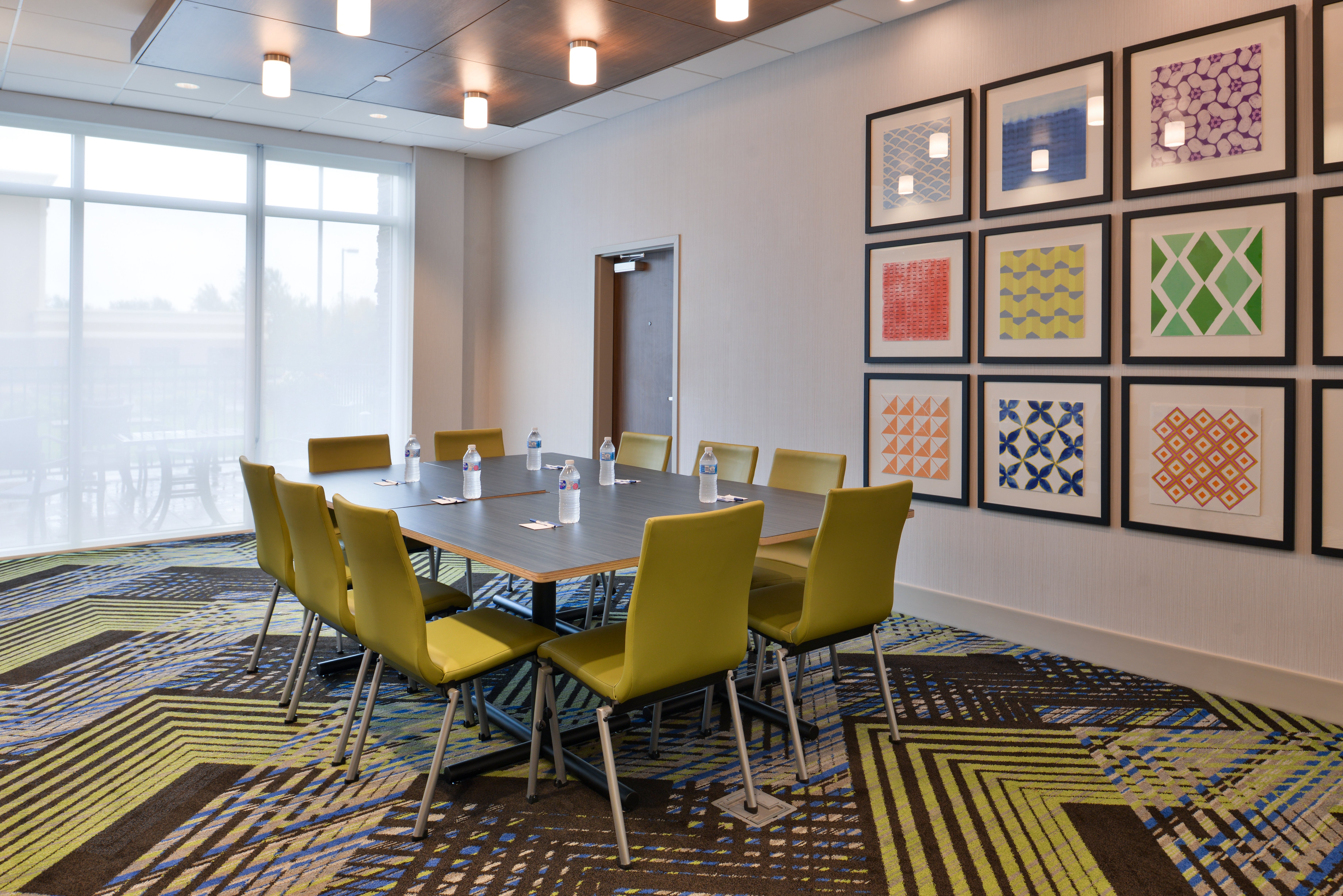 holiday inn express and suites marshalltown an ihg hotel