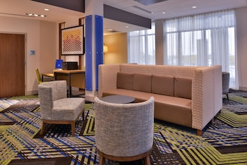 Holiday Inn Express & Suites Marshalltown, An Ihg Hotel,Near Marshalltown Community College,2.5 star