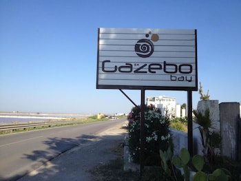 gazebo rooms