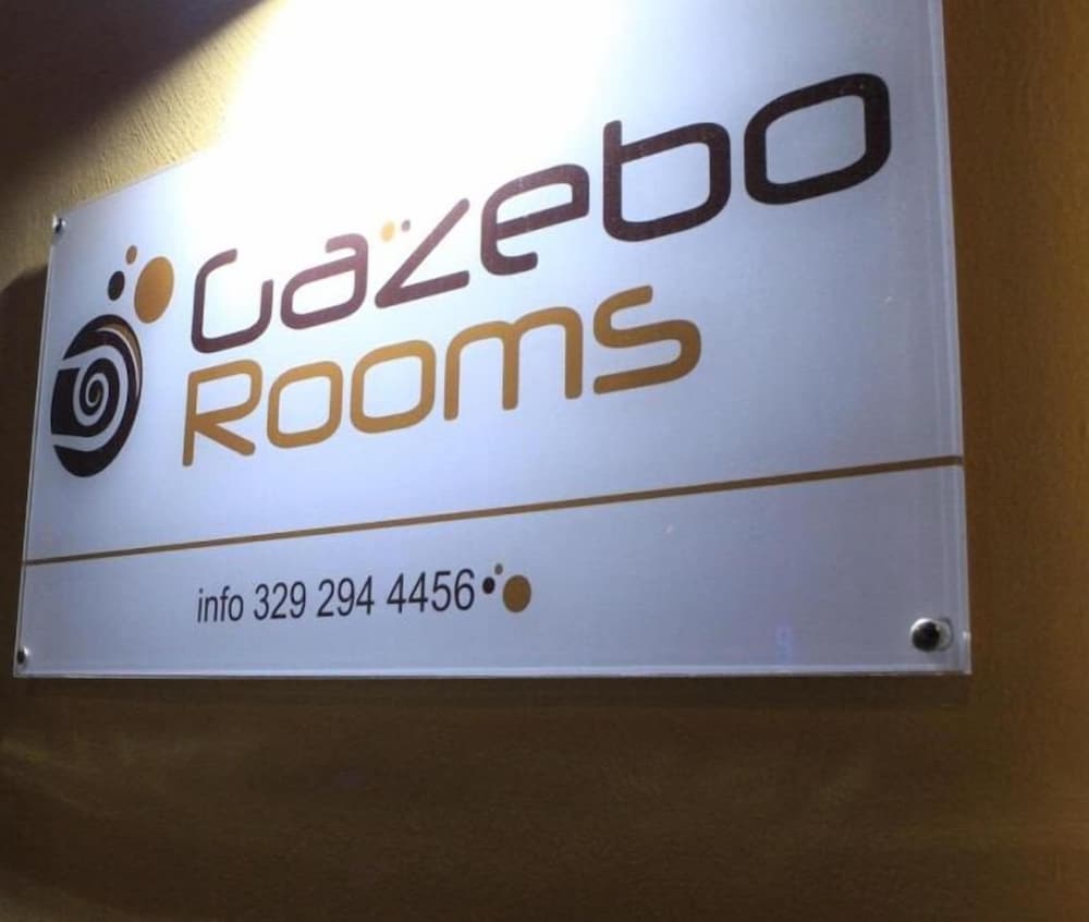 gazebo rooms