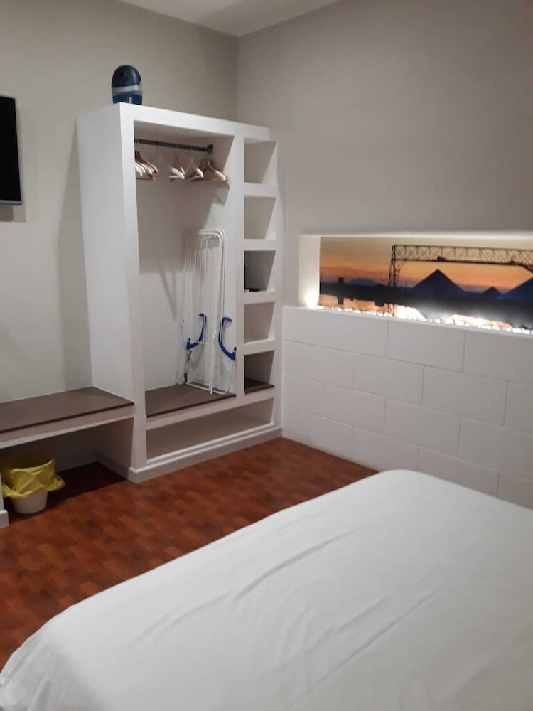 gazebo rooms