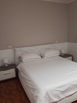 gazebo rooms