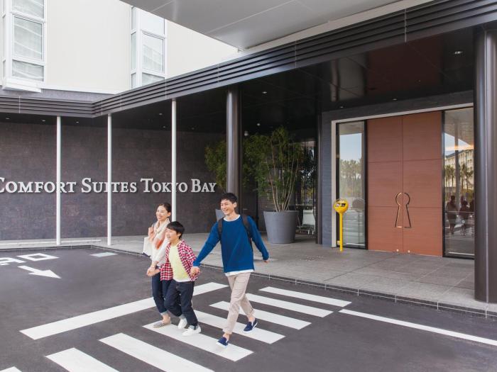 comfort suites tokyo bay