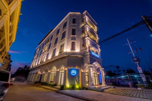 sky palace boutique hotel